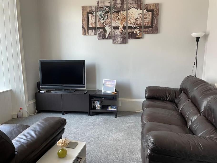 5 Minutes From Loch Lomond - Newly Renovated Ground Floor 1-Bed Flat Apartment Bonhill Екстериор снимка